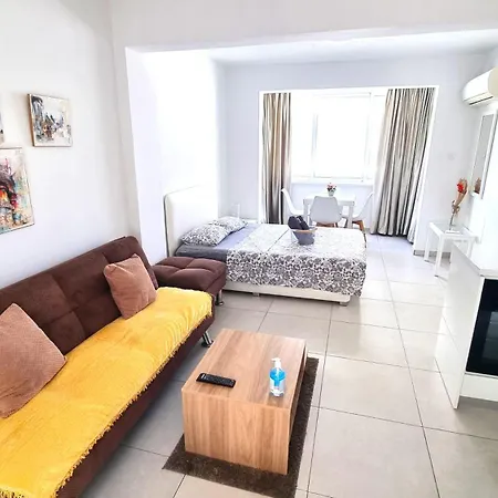 Apartmán Stylish - 2 Minutes From Kastella Larnaca