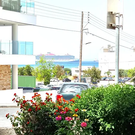 Stylish - 2 Minutes From Kastella Appartement