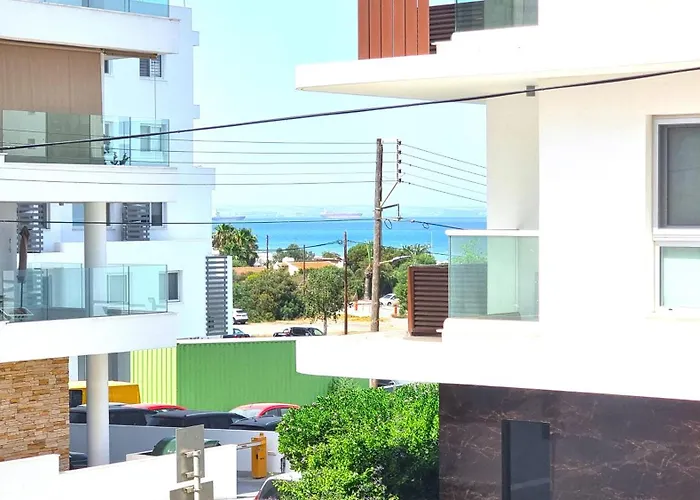 Stylish - 2 Minutes From Kastella アパート