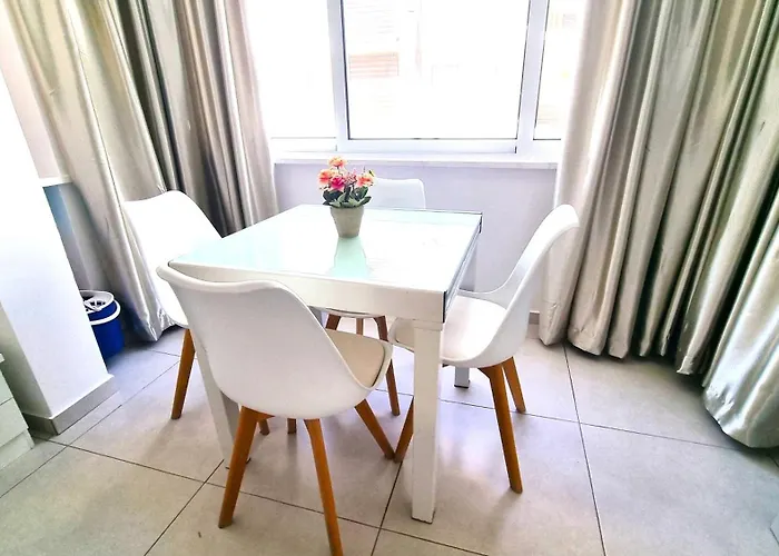 Stylish - 2 Minutes From Kastella アパート *