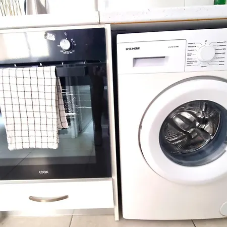 Stylish - 2 Minutes From Kastella Apartamento Lárnaca